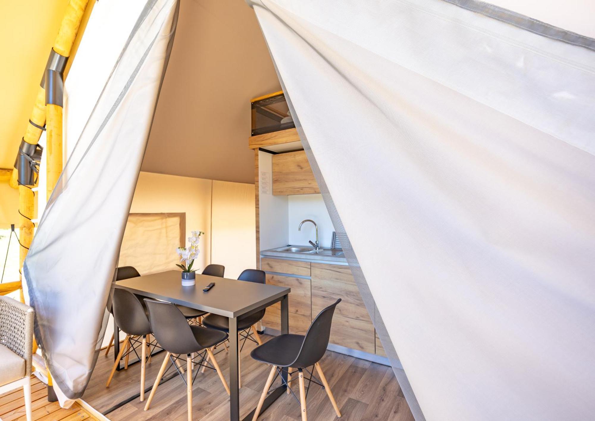 Camp Dole Zivogosce - Mobile Home And Glamping Tent מראה חיצוני תמונה