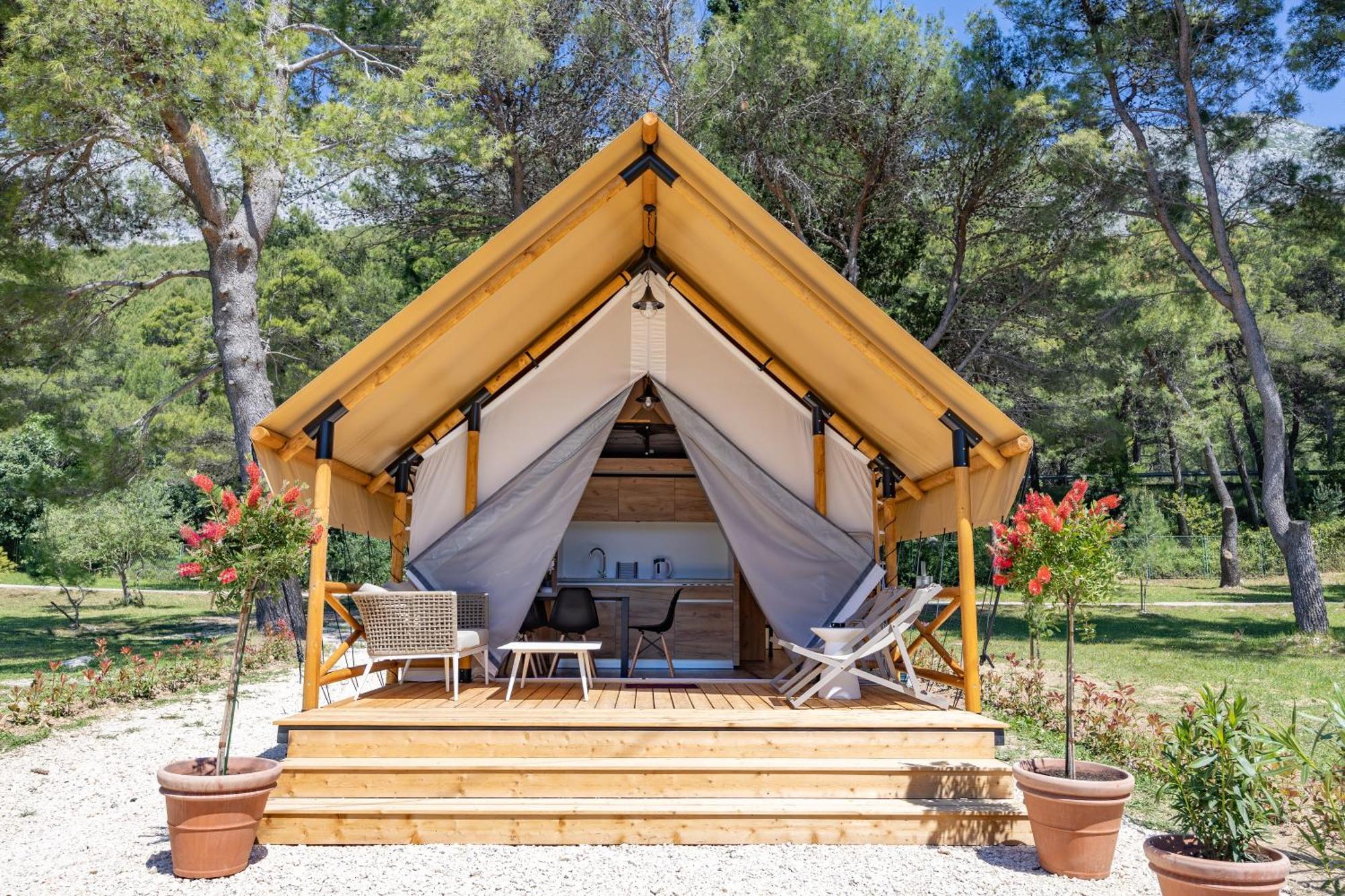 Camp Dole Zivogosce - Mobile Home And Glamping Tent מראה חיצוני תמונה